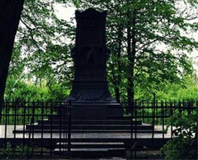 �������� �������-��-����� �.�.
Monument to Michael B. Barklay de Tolli