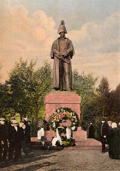 �������� �������-��-����� �.�. � ����
Monument to Michael B. Barklay de Tolli in Riga