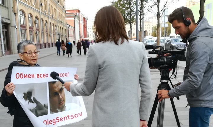 1 - 5 ������� 2018. ����� � ��������� ����� �������
October 1 - 5, 2018. The picket in support of Oleg Sentsov