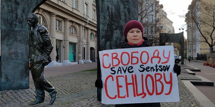 27 - 28 ������� 2018. ����� � ��������� ����� �������
October 27 - 28, 2018. The picket in support of Oleg Sentsov