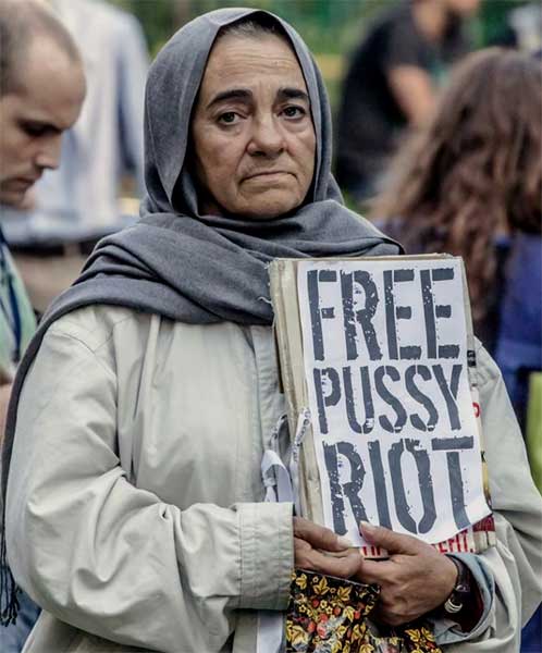 ������� ����� �����!
Free Pussy Riot!