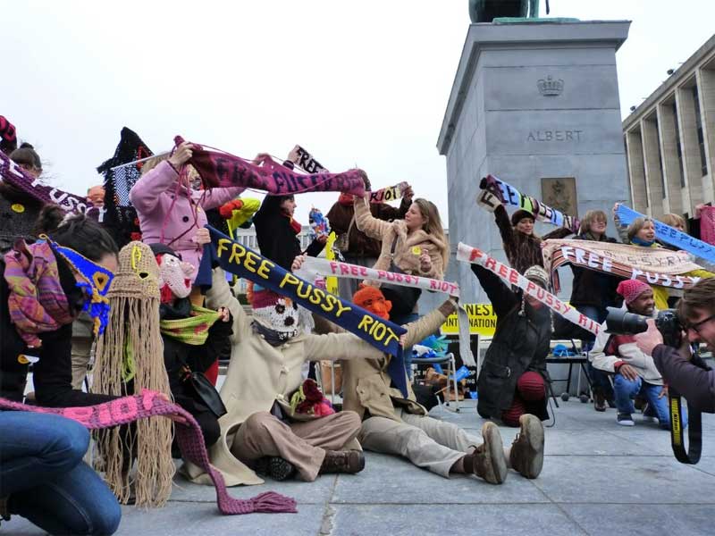 ������� ����� �����!
Free Pussy Riot!