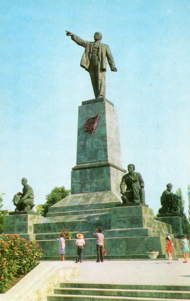 �������� �����. �����������. �������� �.�.��������
Postal card �Crimea. Sevastopol. Monument to Paul S. Nakhimov�