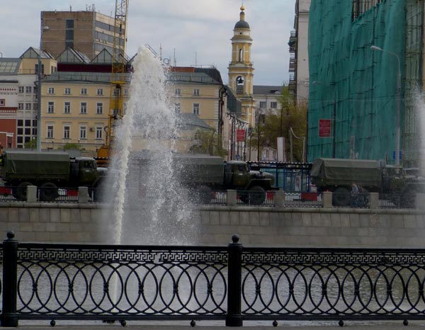 ������� �� �������� � �������� �������
Policemen on the approaches to the Bolotnaya square