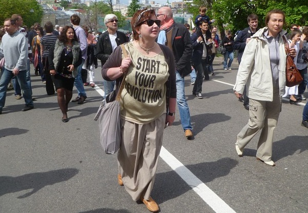 13 ��� 2012. ����������� ��������
May 9, 2012. The control walks