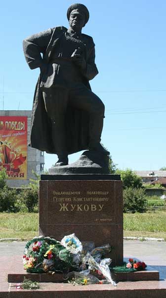 �������� �.�.������ � ������
Monument to George K. Zhukov in Irbit