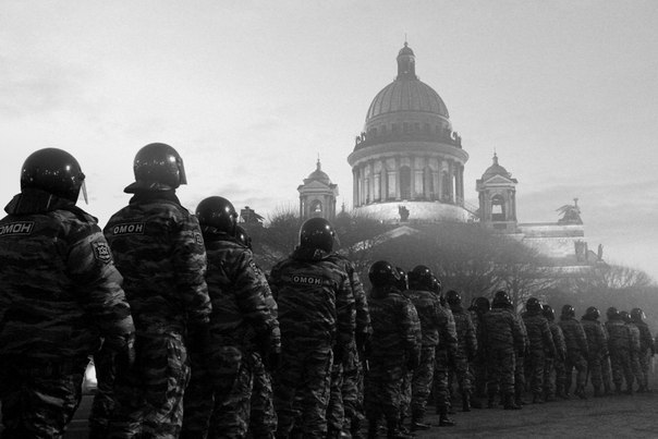 �����-���������. ������������ �������. ���������
St. Petersburg. The Isaakiyevskaya square. Occupation