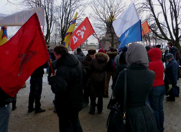����������� ������
Many-coloured flags