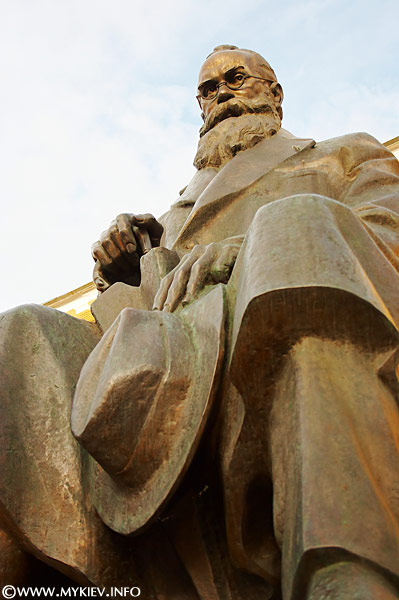 �������� ���������� �. � �����
Monument Michael Grushevsky in Kiev