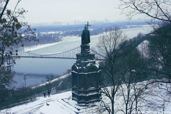 �������� ��������� ������������ � �����
Monument to Vladimir Svyatoslavych in Kiev