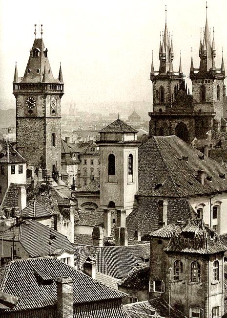 �������� ���� � �����
Tower watches in Prague