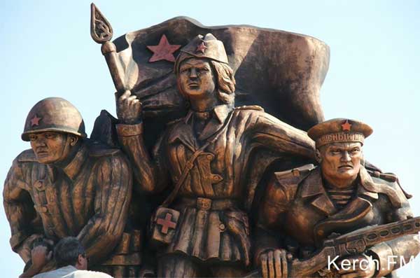 �������� ������� � �����
Monument to the Descent in Kerch