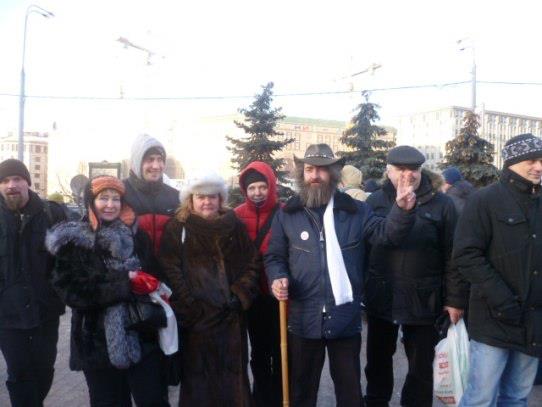 ������ �� �����-���������� � ����������� ����� �� ��������� �������
The St. Petersburg descent at the Solovetsky stone on the Lubyanskaya square