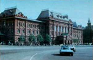 �������� �������. ����������� ����� �.�.������
Postal card �Moscow. The Central museum of Vladimir I. Lenin�