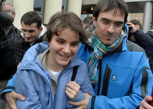 �.�.���������. �� ������ �� ����
Catherine Samutsevich. After coming out from court