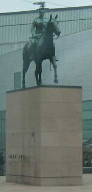 �������� � ���������
monument in Helsinki