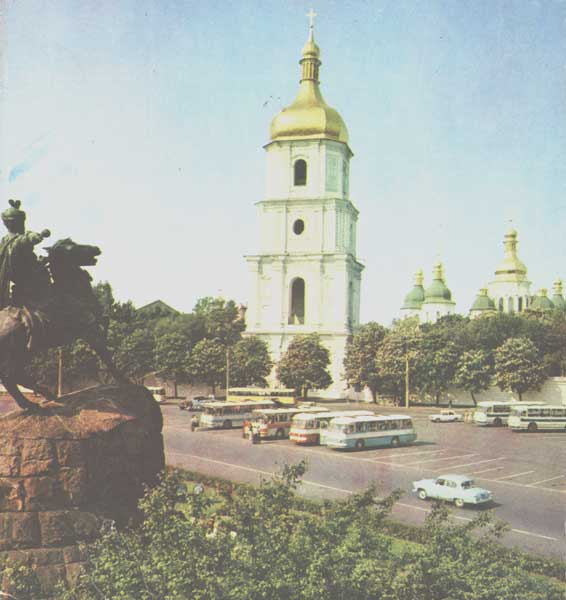 �������� ������� ������������
Monument to Bogdan M. Khmelnitsky