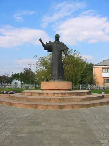 �������� �������� � ��������
Monument to Taras G. Shevchenko in Khodorov
