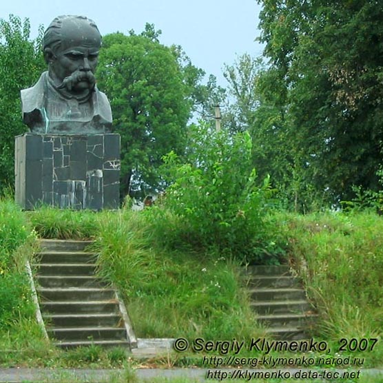 �������� �������� � �������
Monument to Taras G. Shevchenko in Homutets