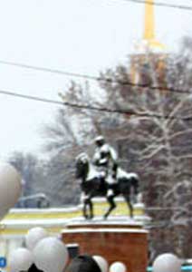 �������� � ������
Monument in Ryazan