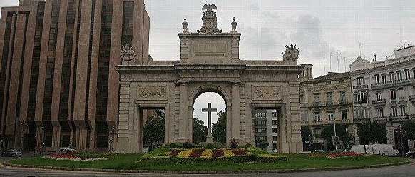 �������� � ��������
Monument in Valensia