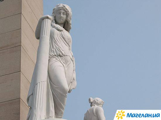 �������� � �����������
Monument in Copenhagen