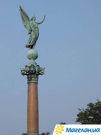 �������� � �����������
Monument in Copenhagen