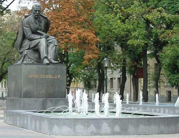 �������� ����������� � ����������
Monument to Hviezdoslav in Bratislava