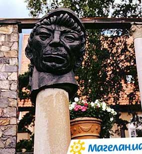 �������� � ����������
Monument in Stockholm