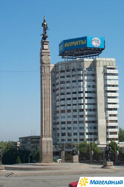 �������� � ����-���
Monument in Alma-Ata