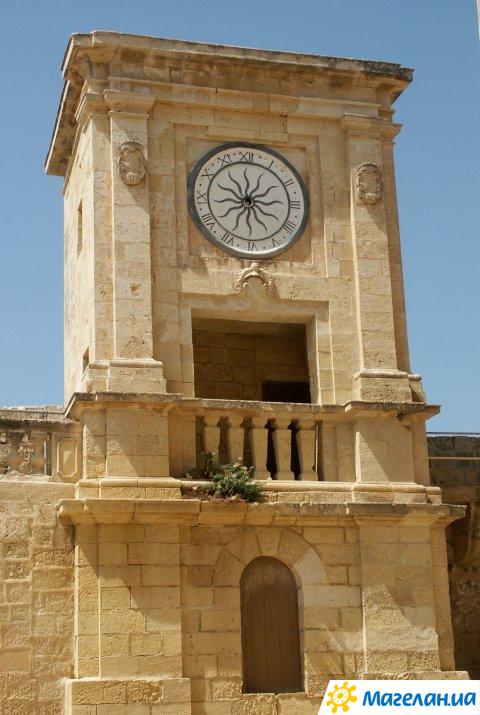 ���� �������� � ���
Tower watch in 