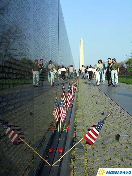 �������� ������� ����������� ����� � ����������
Monument to victims of war in Vietnam in Washington