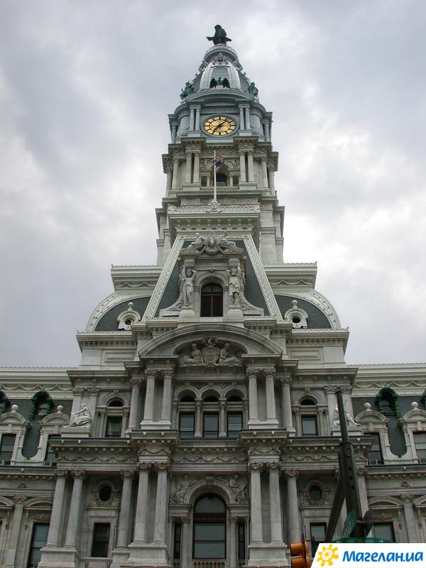 ���� �������� � �����������
Tower watch in Philadelphia