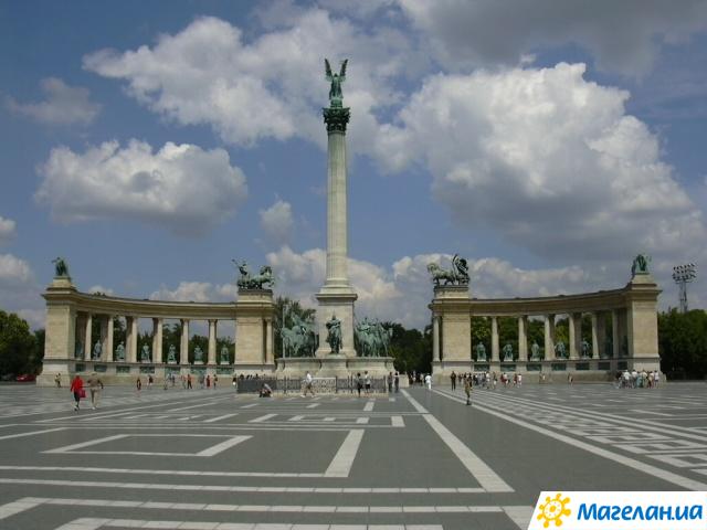 ��������  � ���������
Monument  in Budapest