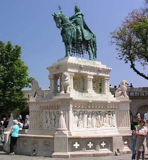 �������� ������� � ���������
Monument to St Stephen in Budapest