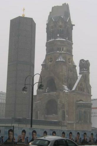 ������� � ������ ������� ���������� � �������
Kaiser-Wilhelm-Gedachtniskirche in Berlin