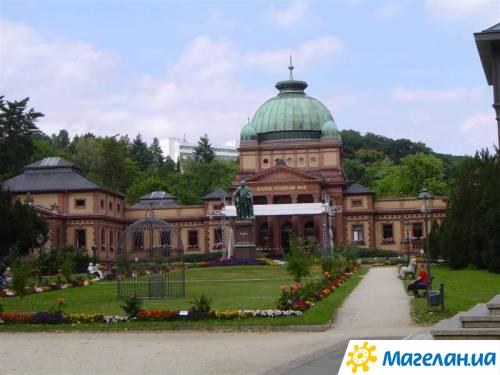 ���� � ��� ��������
church in Bad Homburg