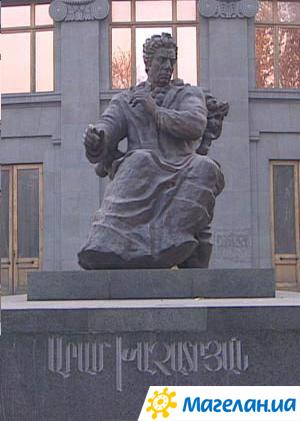 �������� �. ���������� � �������
Monument to Aram Khachaturyan in Erevan