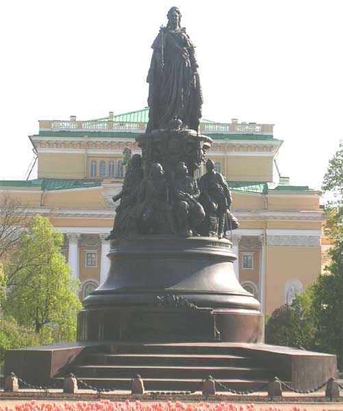 �������� ��������� II � �����-����������
Monument to Catherine II in St.-Petersburg