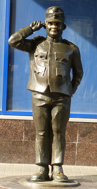�������� ������ � ����������
Monument to Shveyk in St.-Petersburg