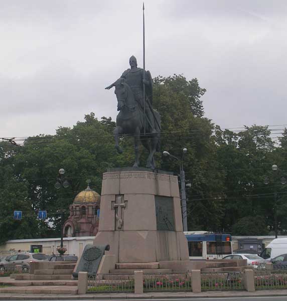 �������� ���������� �������� � �����-����������
Monument to Alexander Nevsky in St.-Petersburg