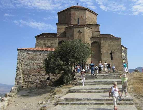 ������� ������ � �������
church of Cross in Tbilisi