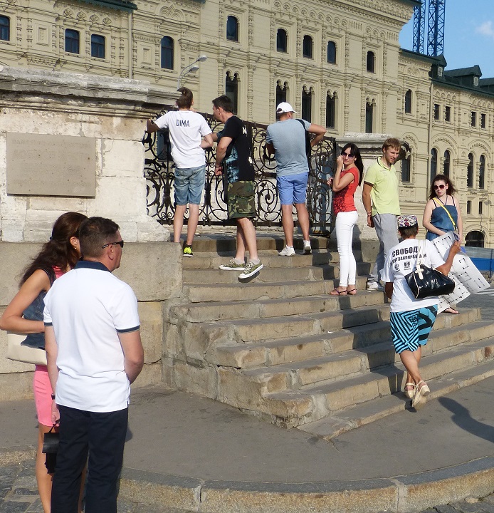 9 ������� 2014. ����� ���� �� �����, � ����� ���������
August 9, 2014. The picket �If Putin exists, the enemies will be always�