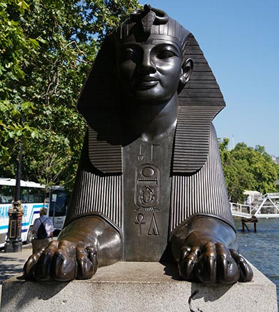 �������� ����� ���������� � �������
Monument �Cleopatra's needle� in London