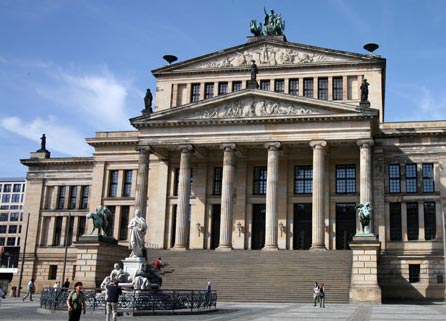 �������� �. ������� � �������
Monument to Friedrich von Schiller in Berlin