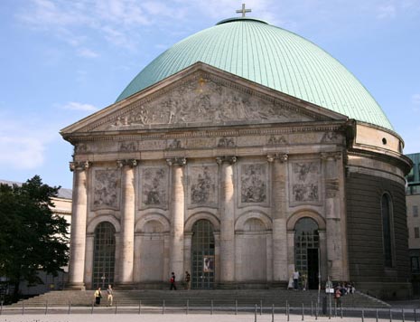 ����� ��. ������� � �������
St.-Hedwigs-Kathedrale in Berlin