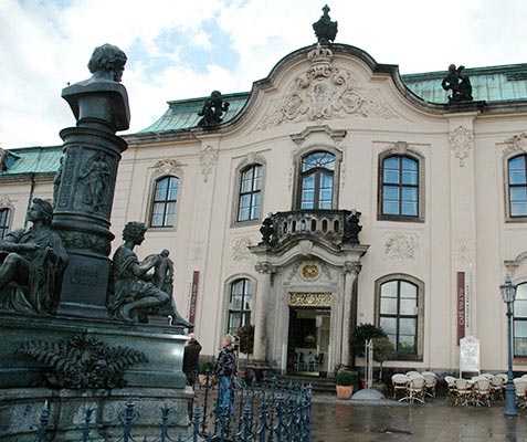 ��������  � ��������
Monument in Dresden