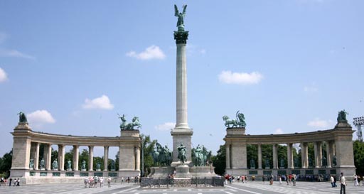 �������� ������������ � ���������
Monument �Millennium� in Budapest