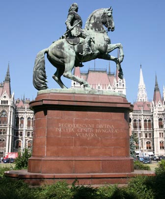 �������� ������ ������� II � ���������
Monument to Ferenc II Rakoczi in Budapest