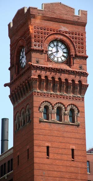 Chicago: Dearborn station clock tower